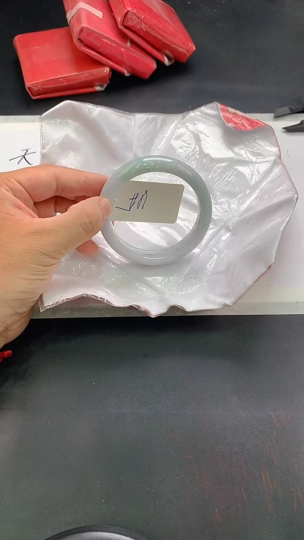 翡翠手镯未镶嵌313