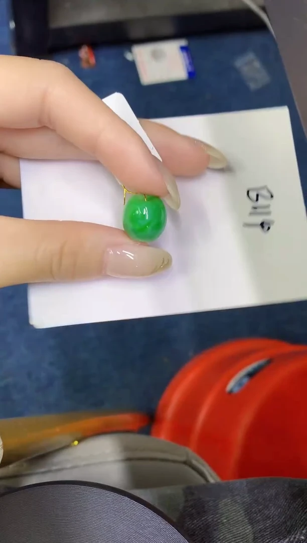 翡翠未镶嵌颈饰缅甸天然翡翠A货