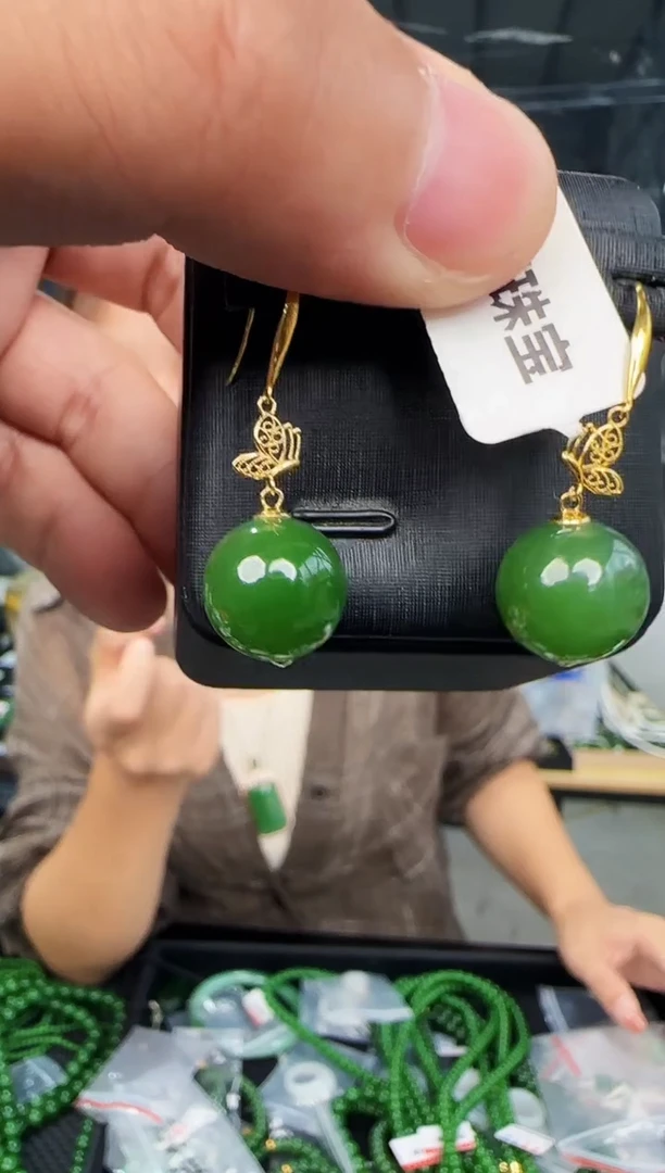 和田玉18K金镶嵌耳饰耳饰