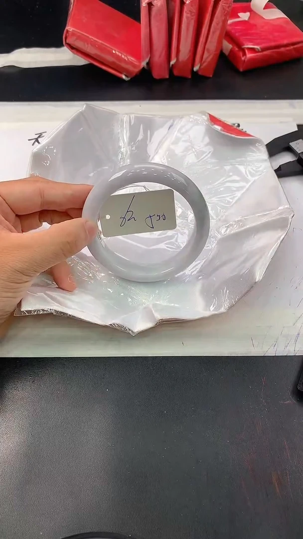 翡翠手镯未镶嵌308