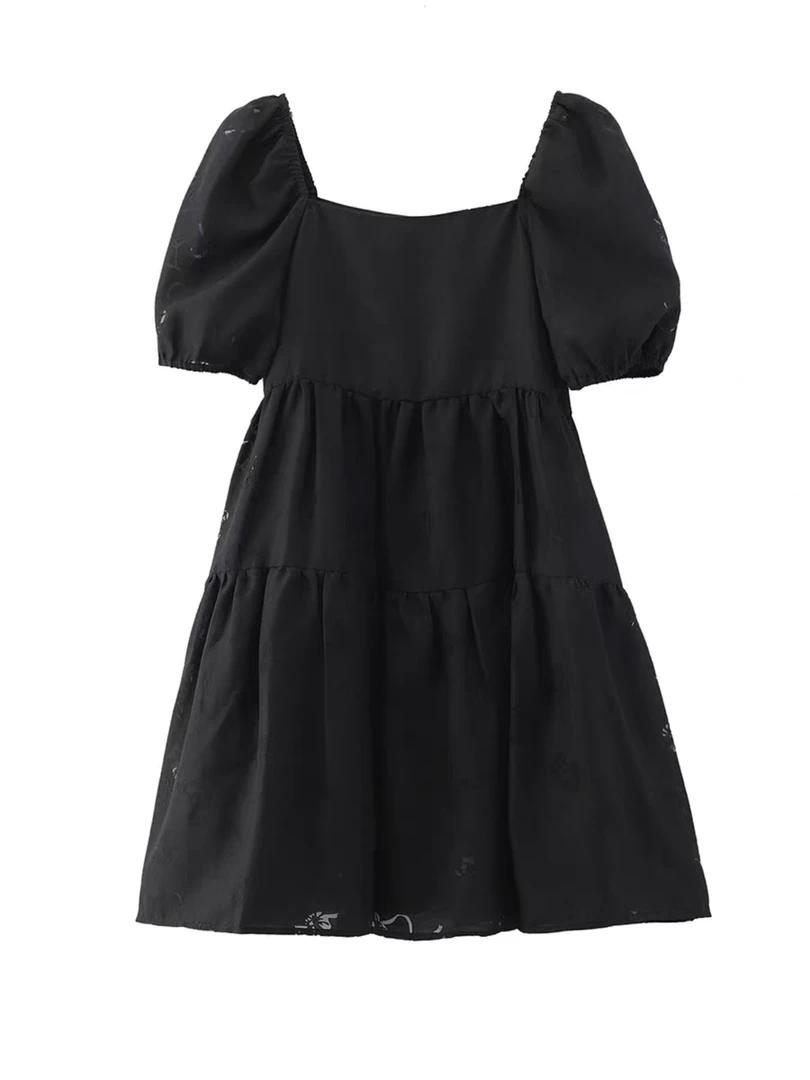 黑暗花纹镂空百搭连衣裙