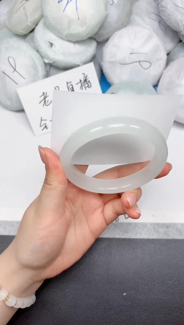 未镶嵌手镯石英质玉A270/62.6