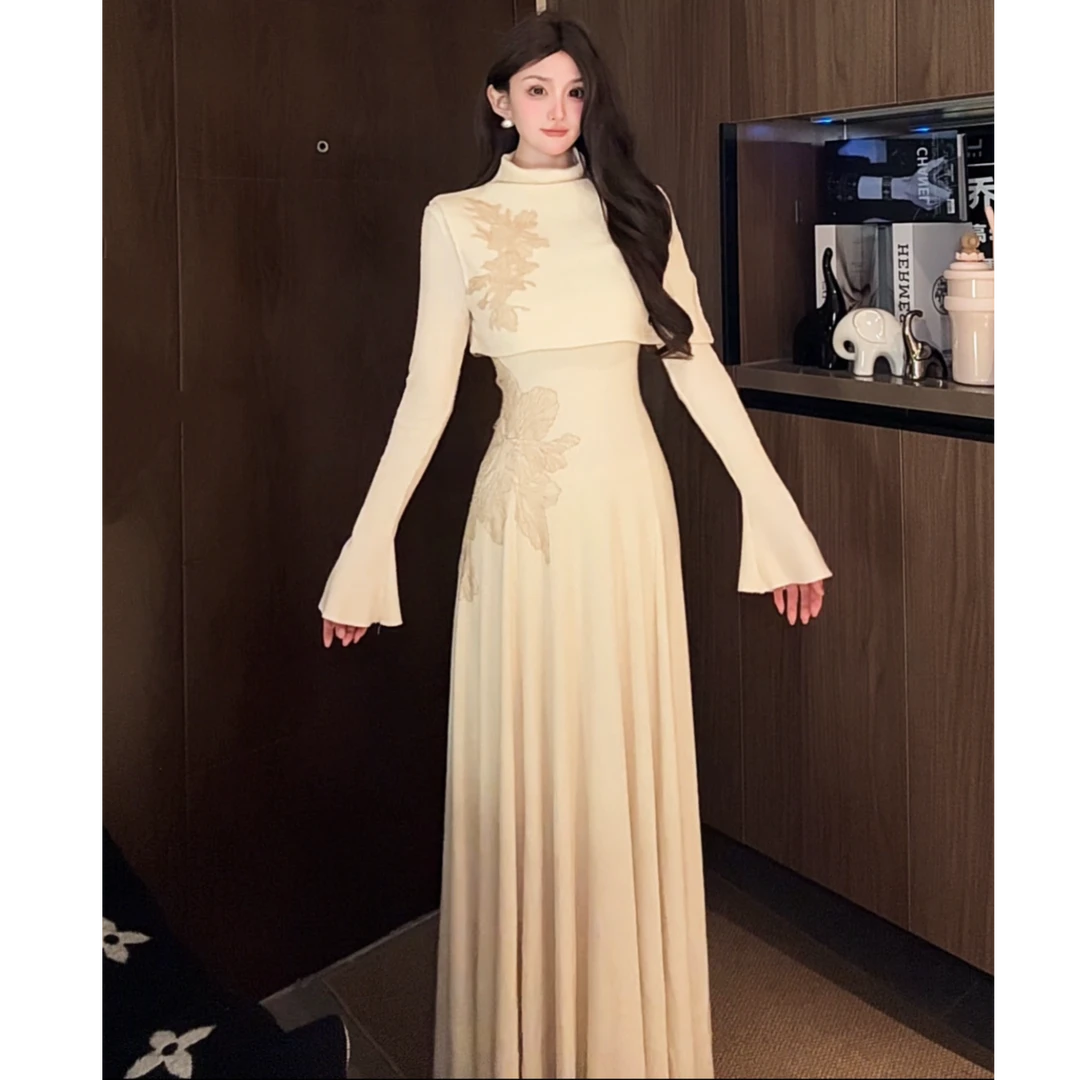 冬季连衣裙女2025新款白色长袖内搭裙显瘦针织长款连衣裙6-8运补