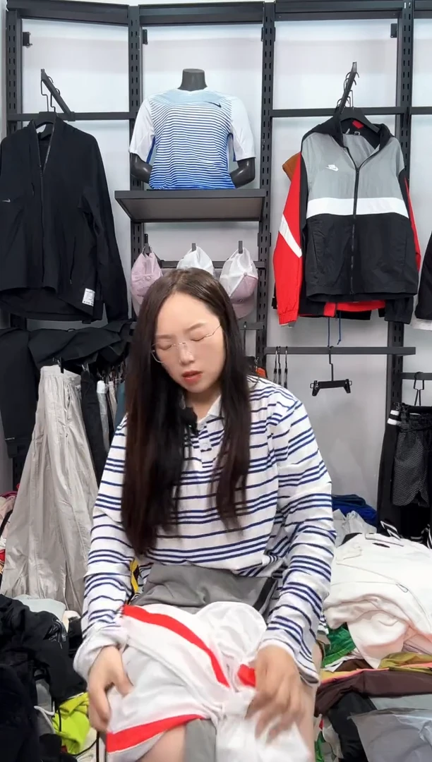 2659编码  耐克卫衣服饰过款为准 尺码