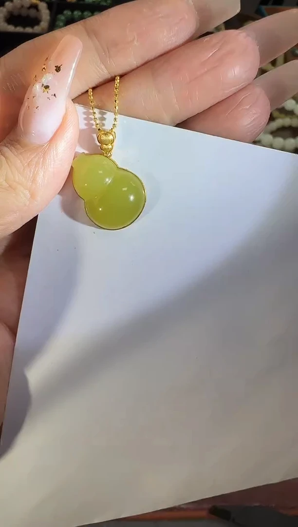 和田玉18K金镶嵌吊坠(不含链)1