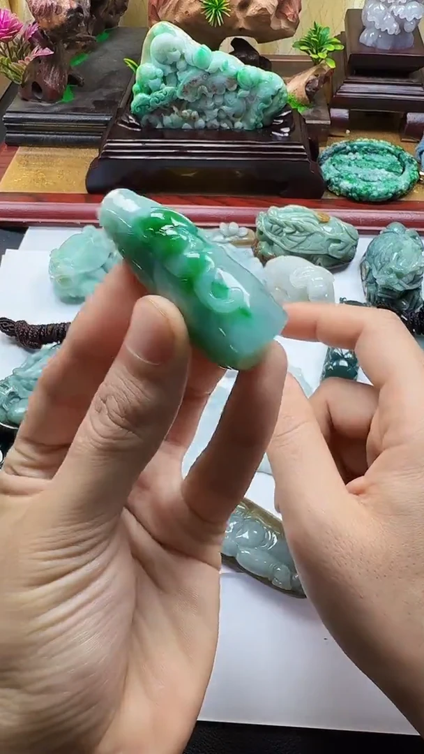 吊坠(不含链)未镶嵌翡翠1