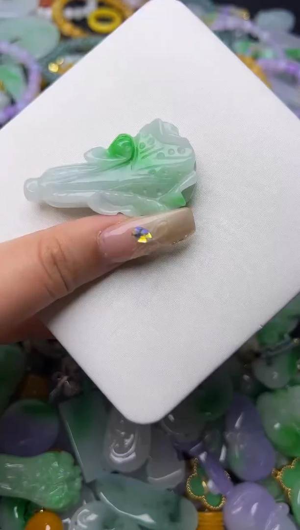 翡翠未镶嵌颈饰天然缅甸翡翠吊坠