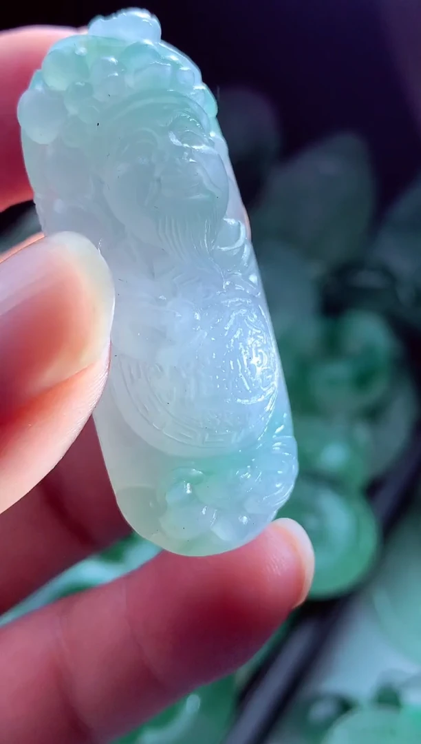 未镶嵌定制翡翠黎**?翡翠毛货定制