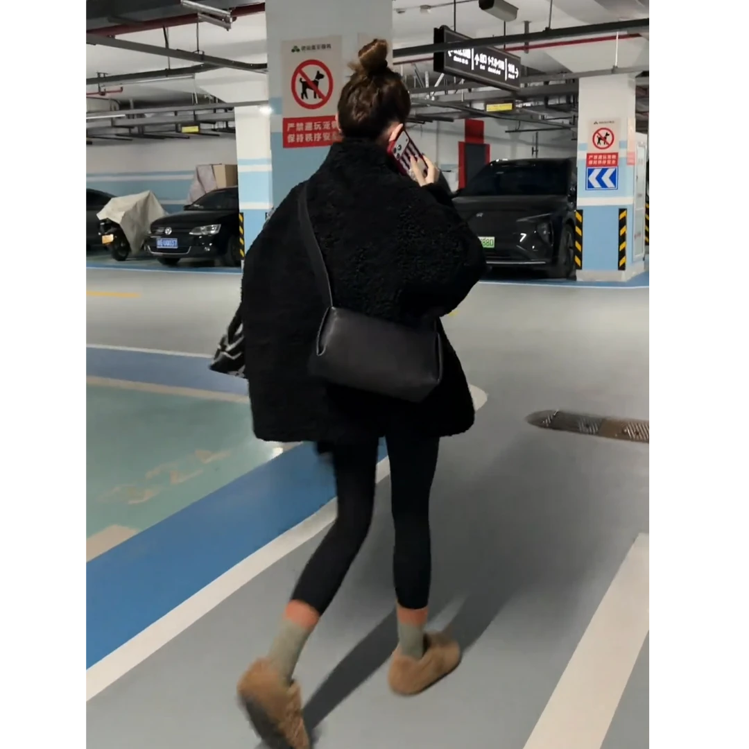 流行一整套2026秋冬新款时尚气质减龄慵懒风外套鲨鱼裤两件套