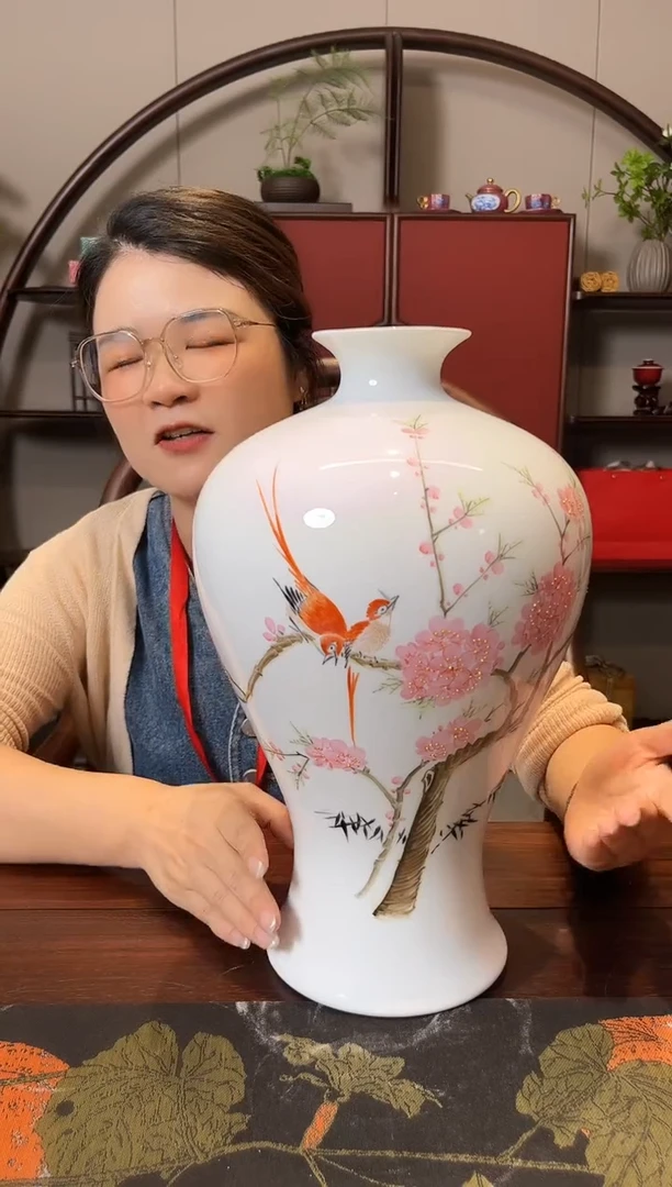 摆件胡晶水点桃花梅瓶