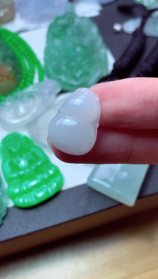 翡翠未镶嵌颈饰天然翡翠A货