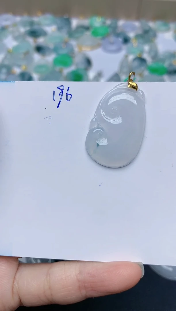 【闪购商品】翡翠颈饰18K金镶嵌天然翡翠A货    196