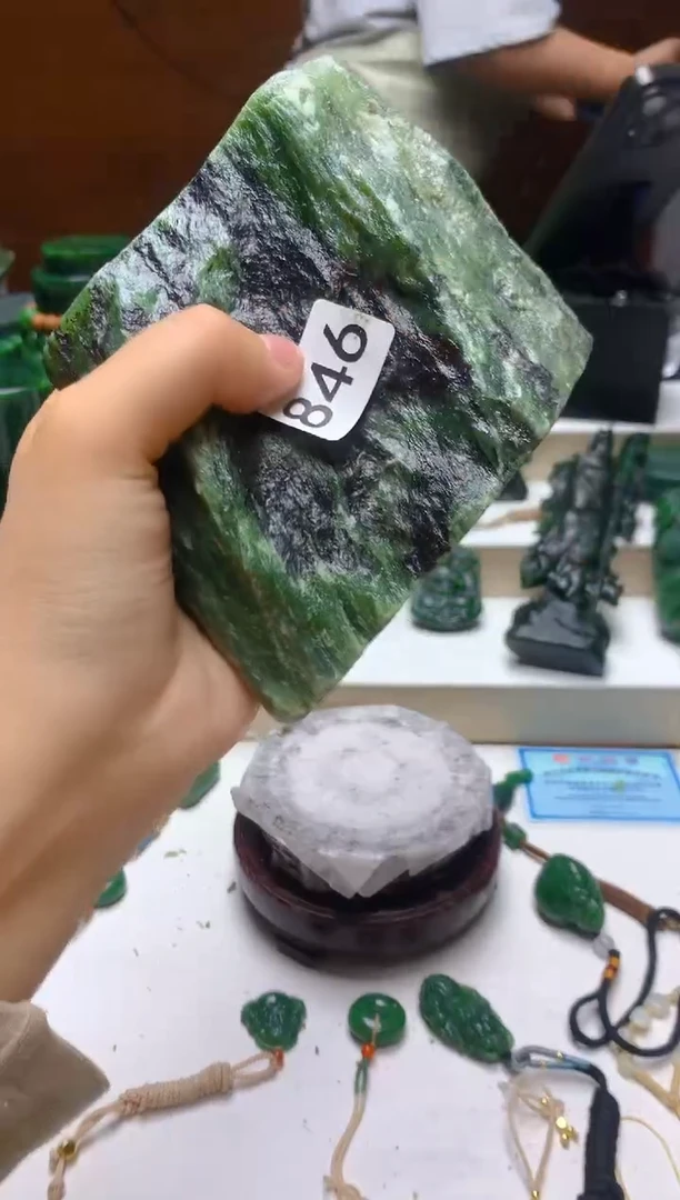 未镶嵌和田玉（碧玉）珠宝半成品0