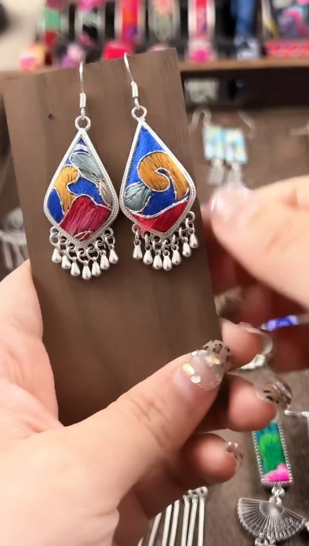 【闪购商品】织绣民族风老绣饰品164