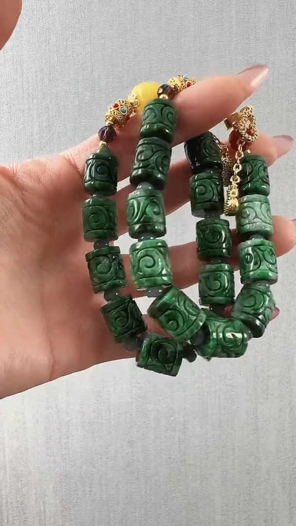 颈饰未镶嵌翡翠手串