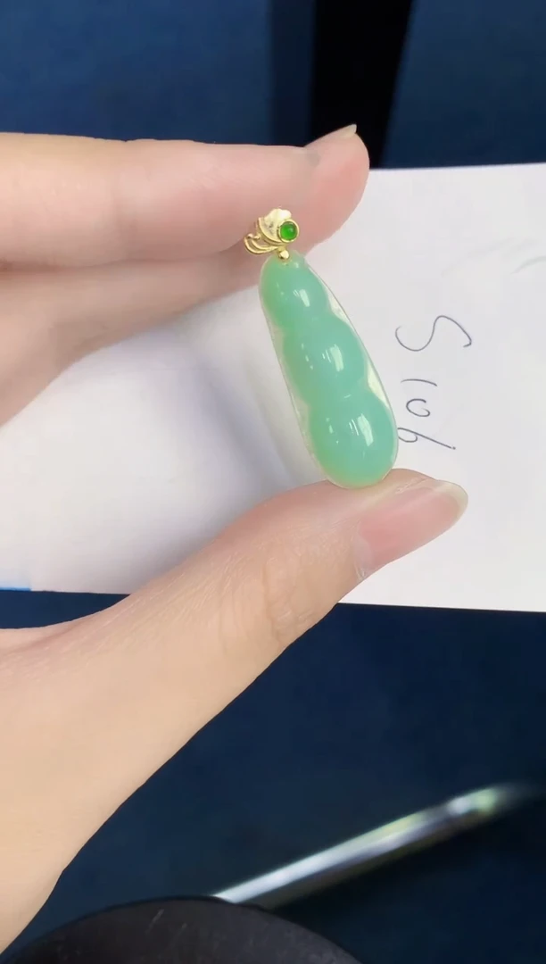 翡翠未镶嵌颈饰天然翡翠緬甸A貨