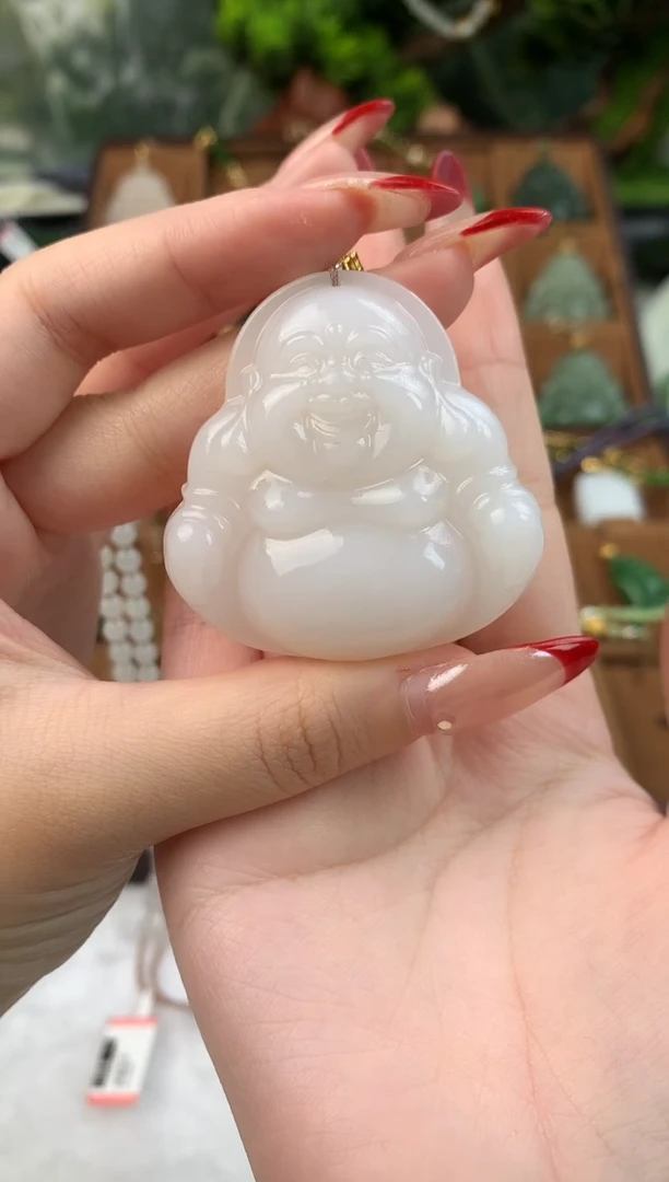 颈饰未镶嵌和田玉吊坠