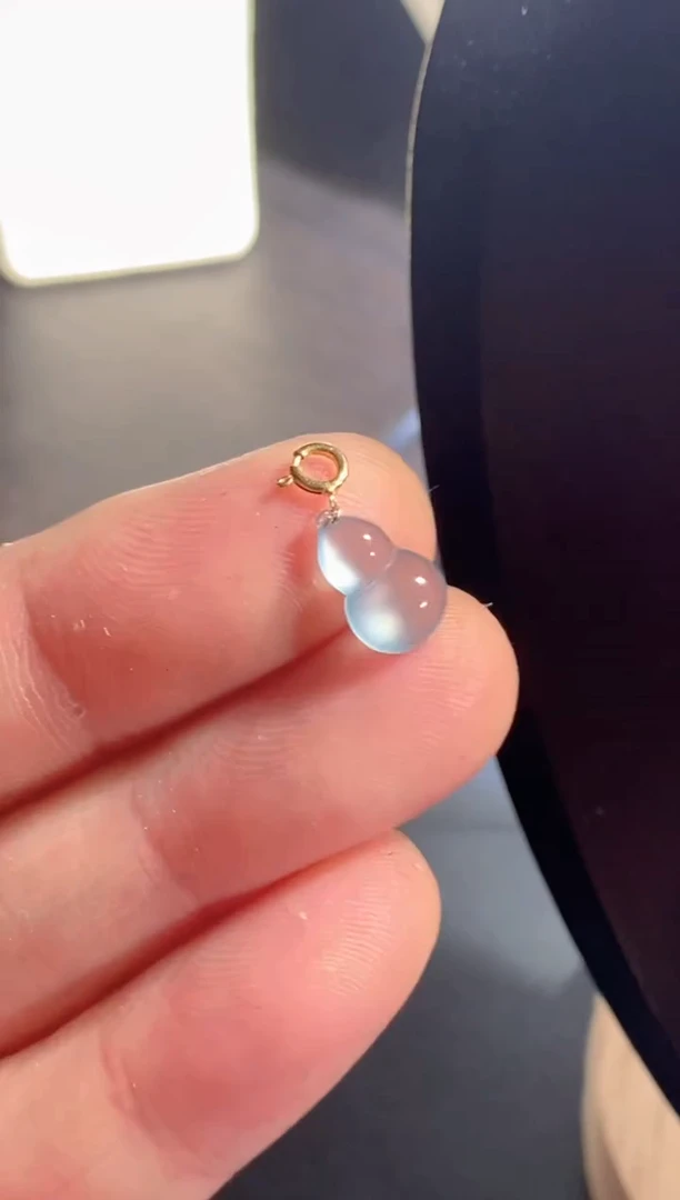 颈饰18K金镶嵌翡翠