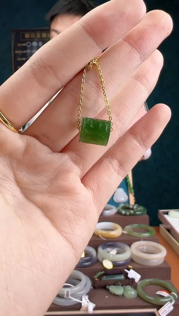 【闪购商品】和田玉颈饰18K金镶嵌多样性发货 拍一单发一个