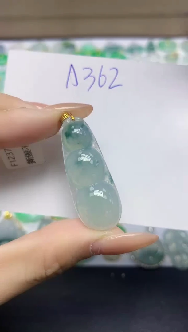 颈饰18K金镶嵌翡翠天然缅甸翡翠A货翡翠百元以上9元证书费自理