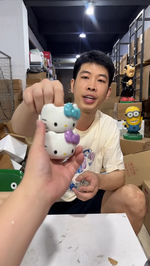 瓷片小号蓝色加紫色kt猫小茶杯2件套微瑕