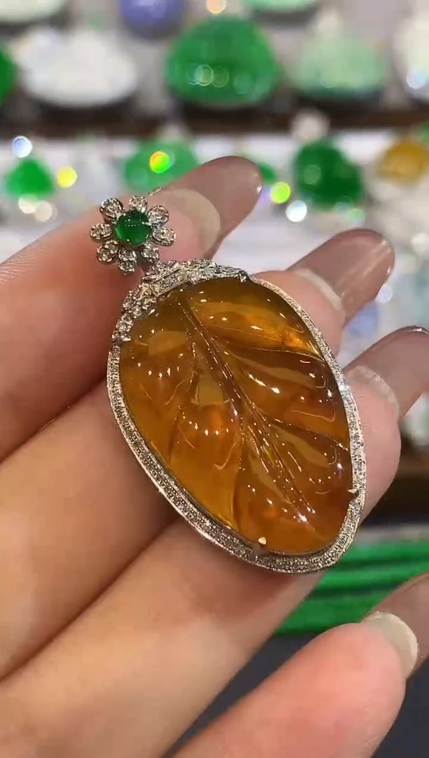 吊坠(不含链)18K金镶嵌翡翠LSR多样性发其一