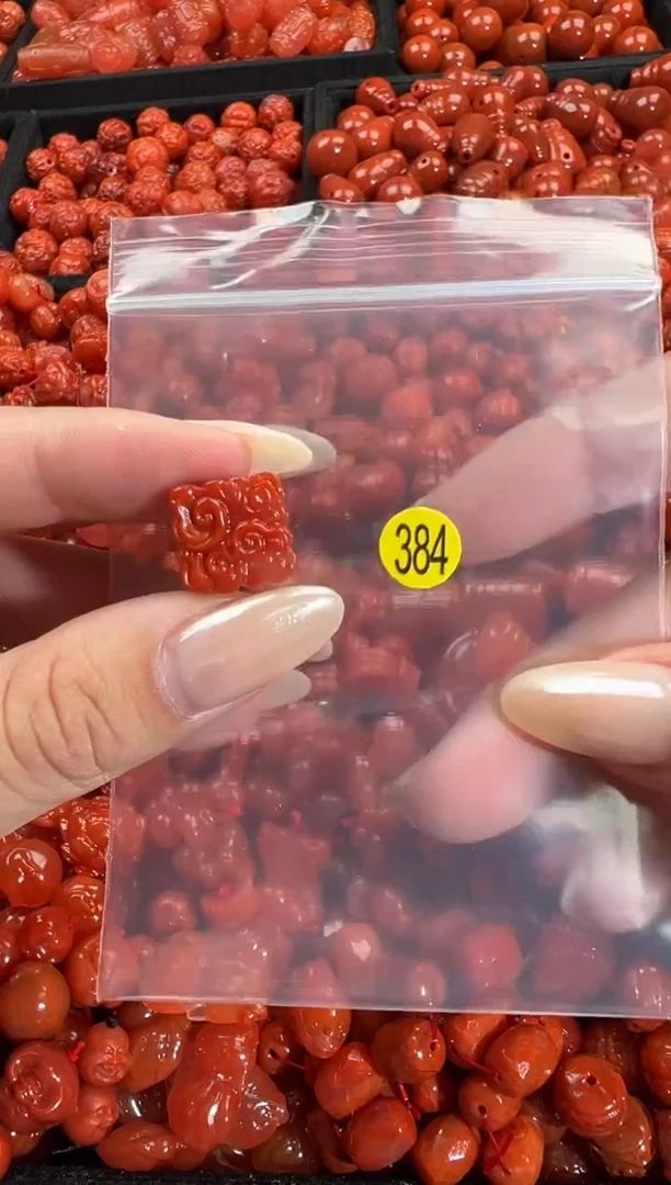 颈饰未镶嵌南红玛瑙1