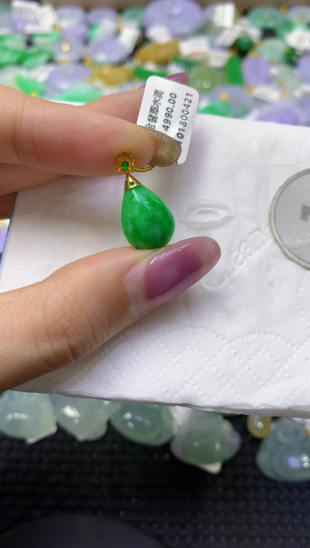 颈饰18K金镶嵌翡翠天然缅甸翡翠A货