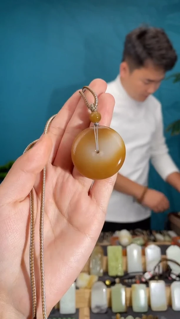 颈饰未镶嵌和田玉1