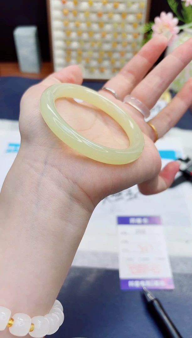 未镶嵌手镯石英质玉253-美人条晴水-圈口53