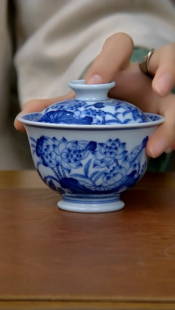 【闪购商品】并蒂莲两才盖碗（柴窑）