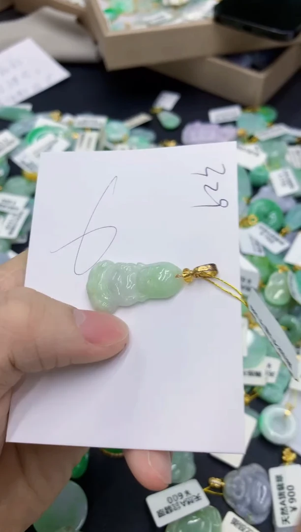 翡翠未镶嵌颈饰111111