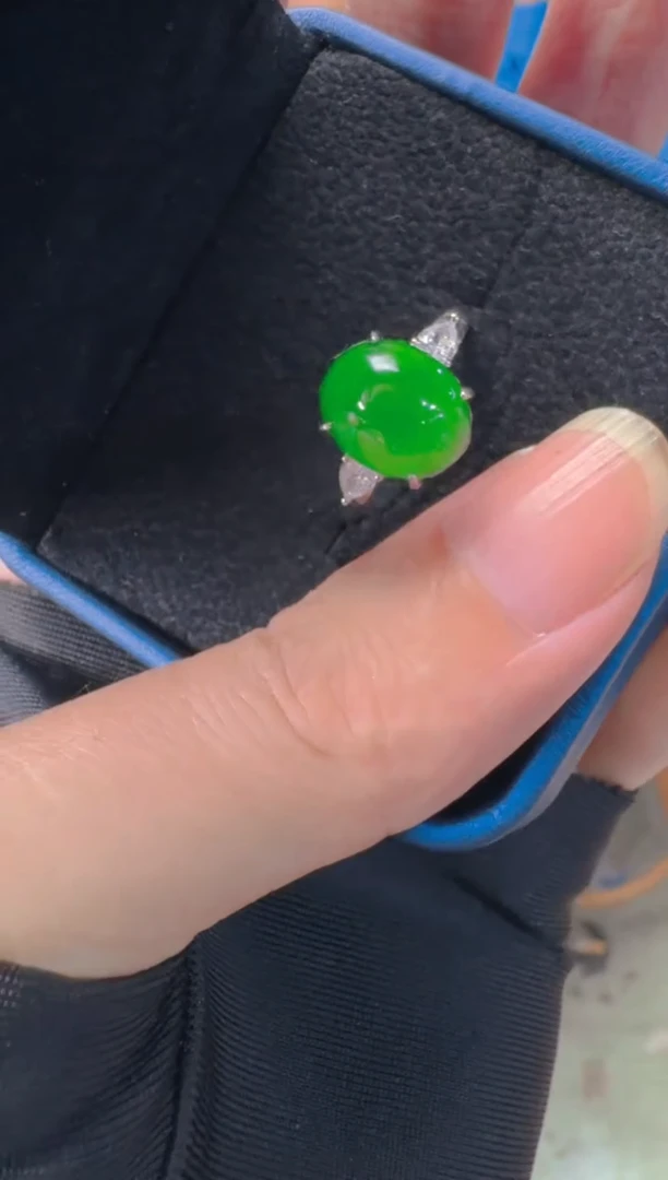 未镶嵌定制翡翠阳**人0299305129