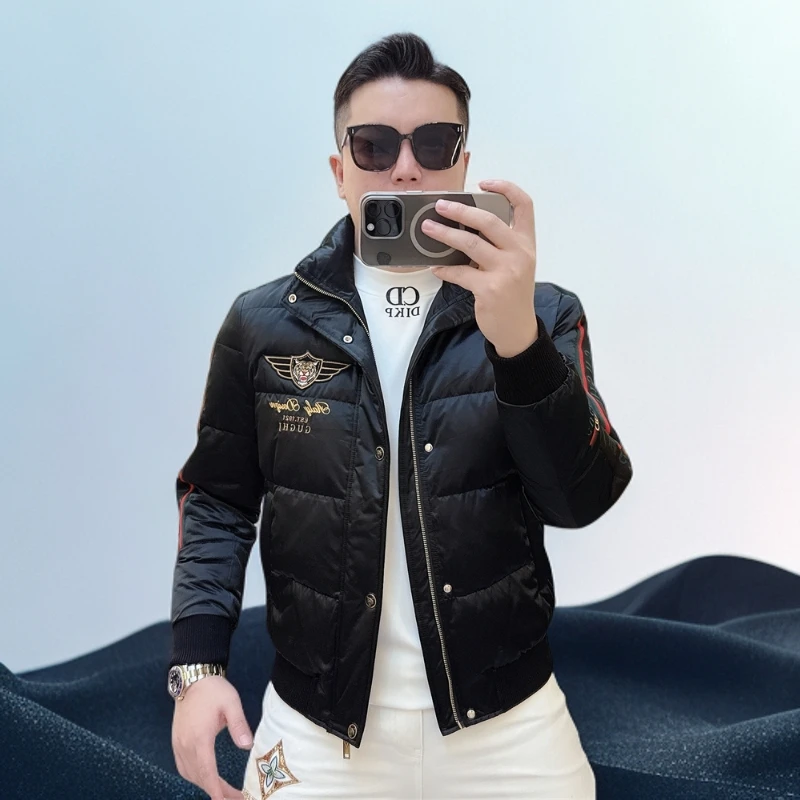 巴赛娜缇轻薄羽绒服冬季新款潮流重工虎头刺绣徽章保暖白鸭绒外套