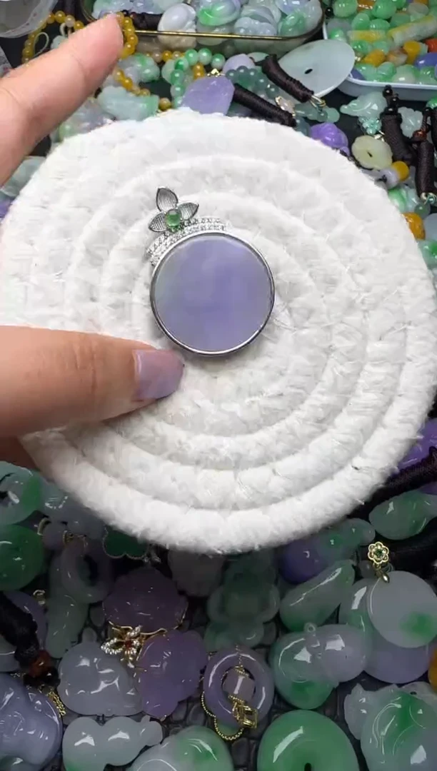 颈饰未镶嵌翡翠缅甸翡翠吊坠