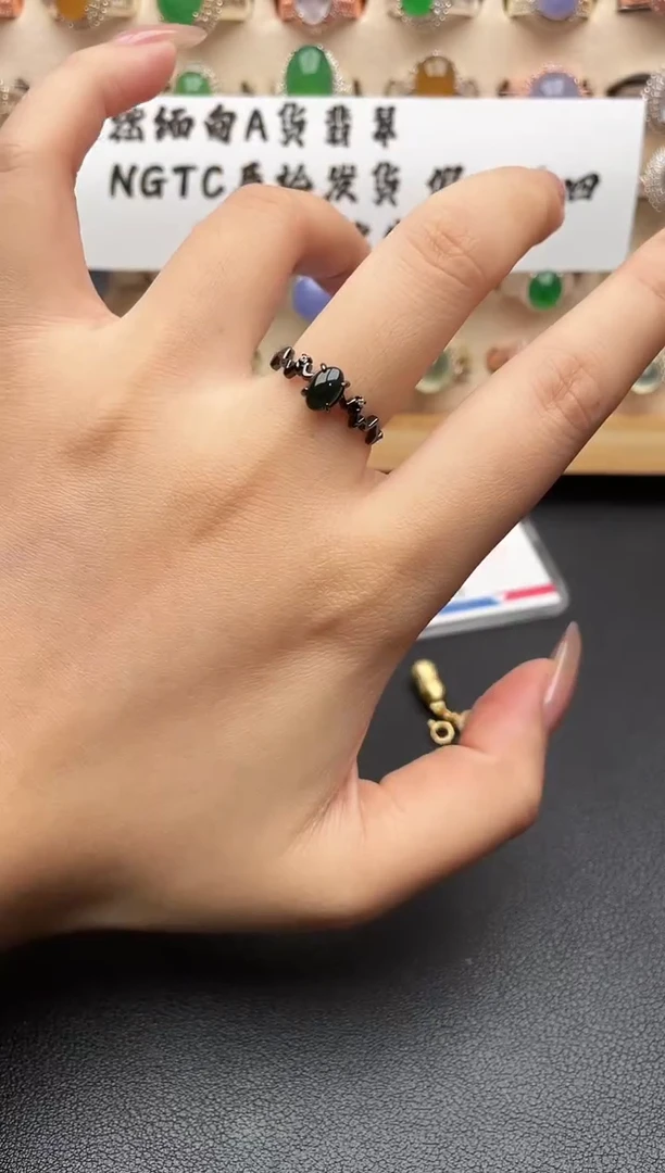 银S925镶嵌戒指翡翠一物一证一礼盒