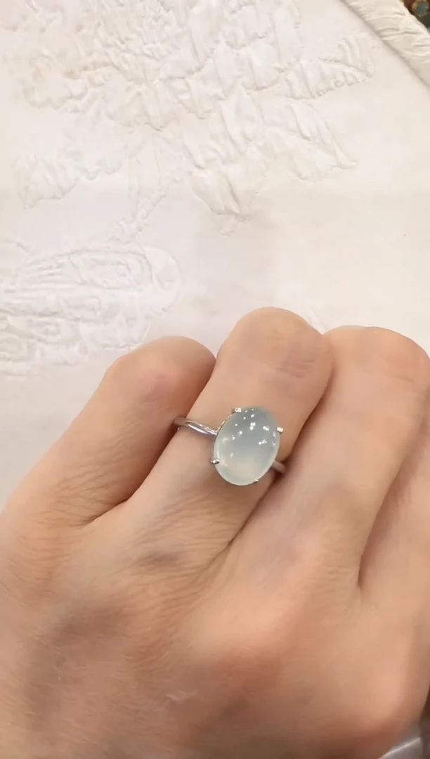 翡翠未镶嵌颈饰国风