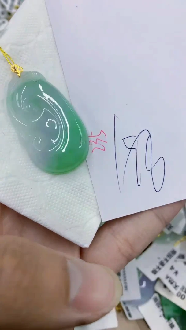 颈饰18K金镶嵌翡翠111111111111