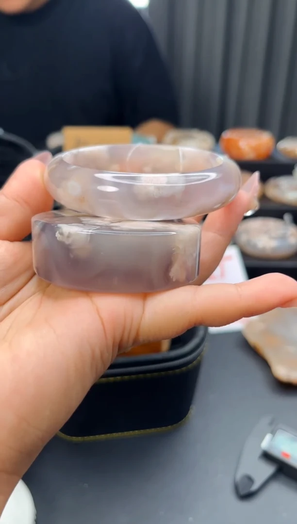 石英质玉手镯未镶嵌赠送镯心（圈口61