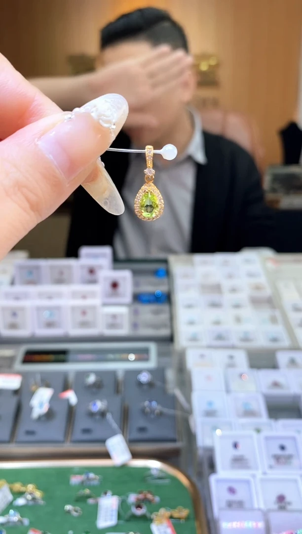 【闪购商品】橄榄石吊坠(不含链)银S925镶嵌天然橄榄石吊坠
