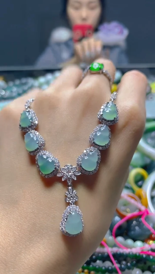 颈饰未镶嵌翡翠/Z/翡翠A货，一件也是批发价