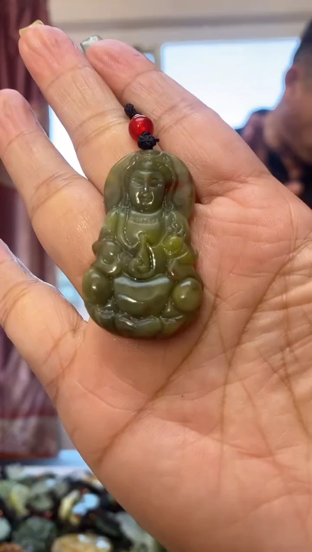 未镶嵌岫玉吊坠