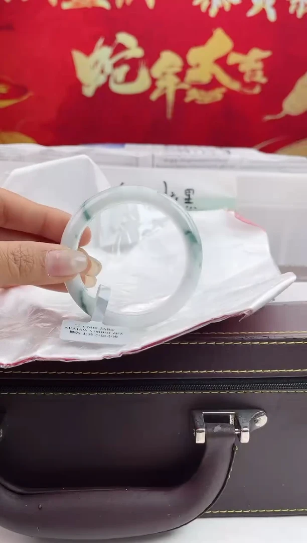 【闪购商品】翡翠手镯未镶嵌翡翠手镯（微瑕）3