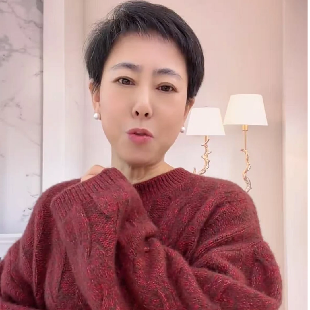 赛汗王秋冬新款时尚百搭羊绒女帽衫301009