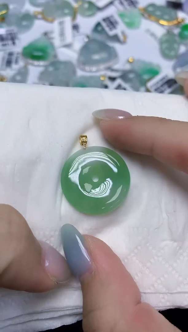 翡翠18K金镶嵌颈饰天然缅甸翡翠A货
