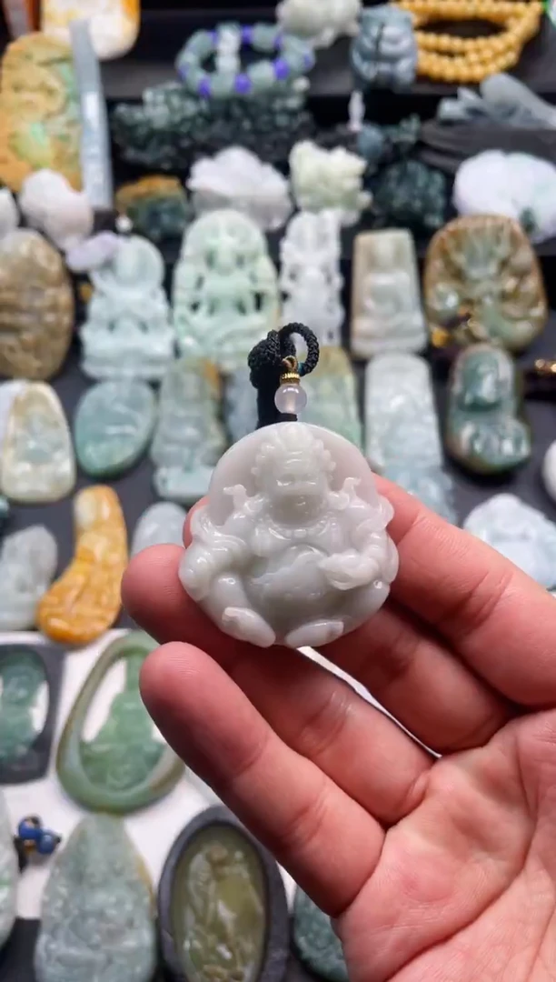 颈饰未镶嵌翡翠56  天然翡翠a货  黄财神