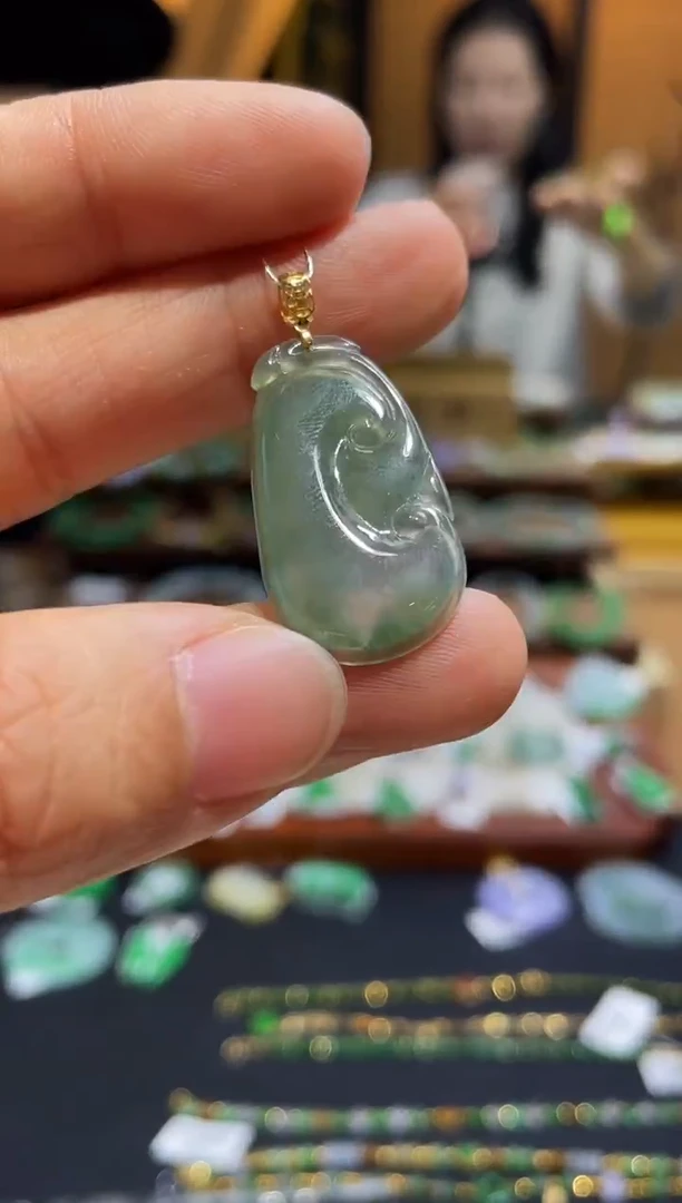 颈饰18K金镶嵌翡翠假一赔三