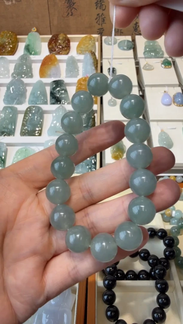 翡翠挂件未镶嵌A货翡翠多样性孤品