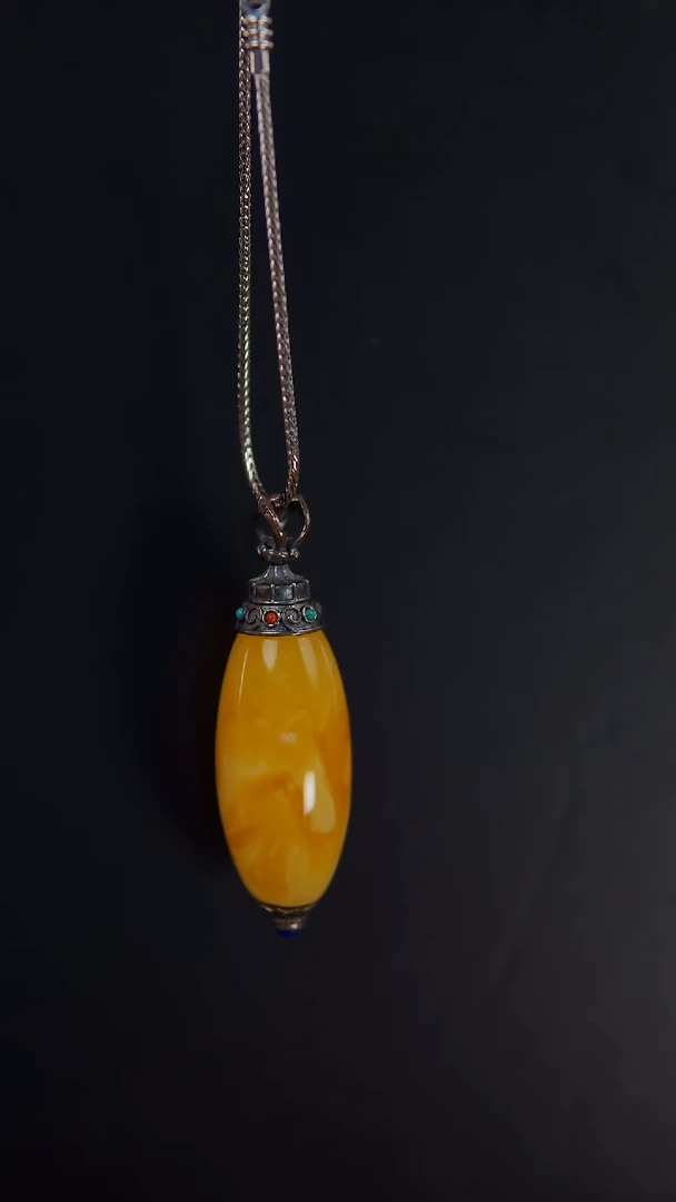 【闪购商品】蜜蜡颈饰银S925镶嵌焦皮料桶珠吊坠20.69