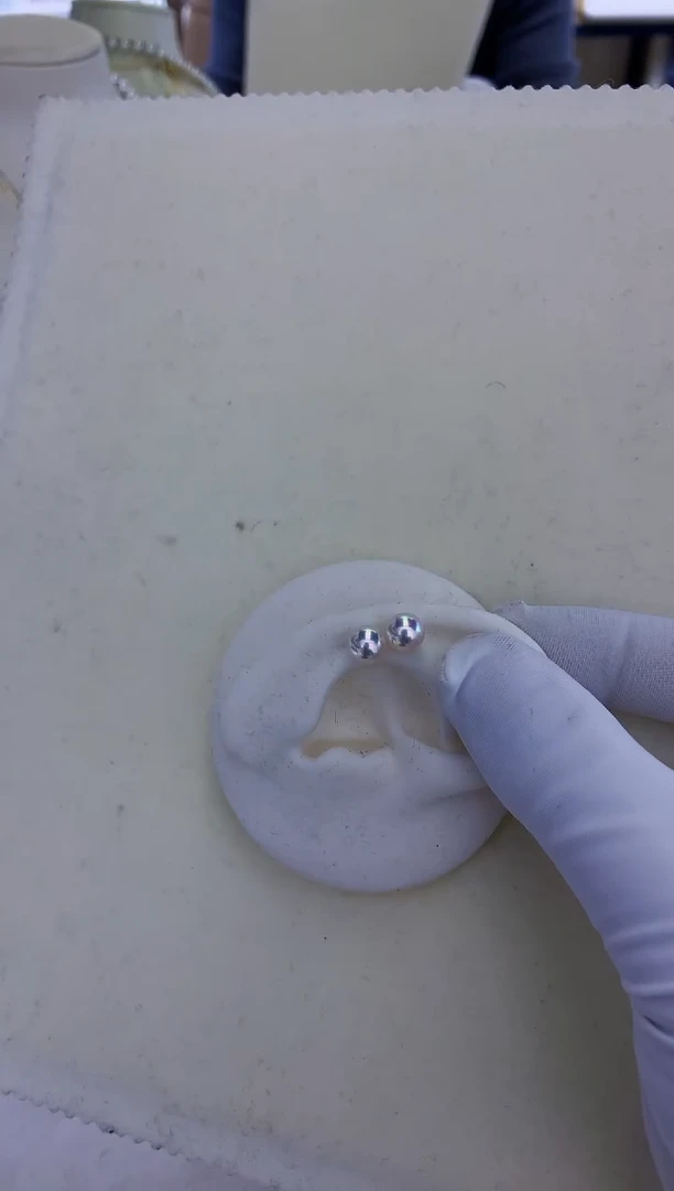 18K金镶嵌饰品海水珍珠6-7素钉定制